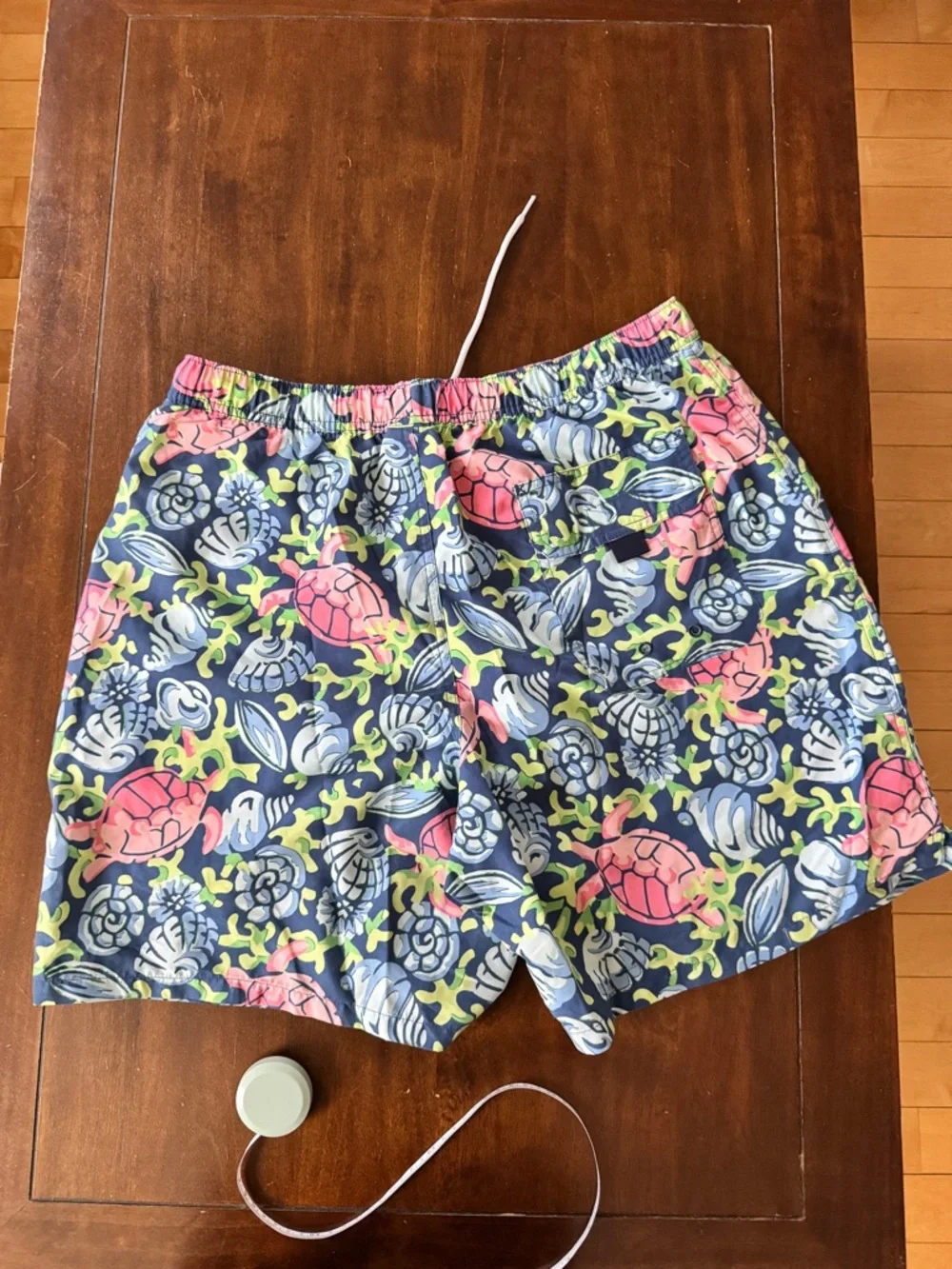 Vineyard Vines Swim Trunks Men's Large Turtle Print Beach Vacation Shorts